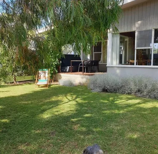 Number10 60S Holiday House